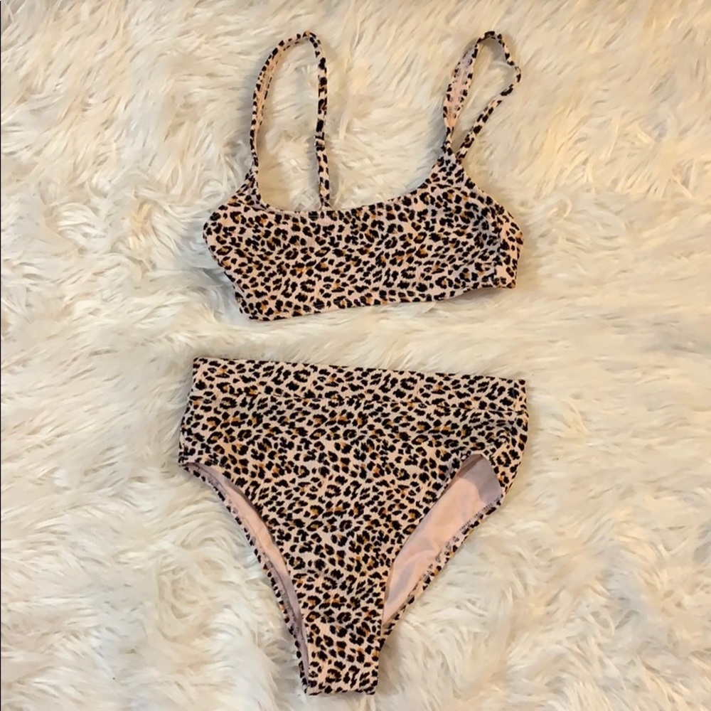 Cute NWOT Two Piece Swimsuit